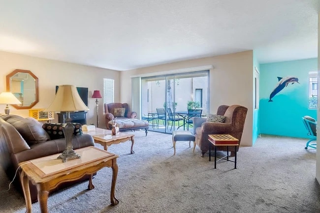 Spacious Living area - 35200 Cathedral Canyon Dr Condo Unit Y191
