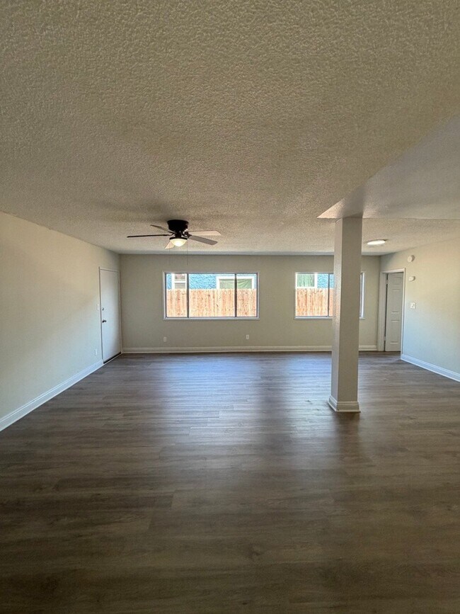 2919 Carmona Ave Unit 01