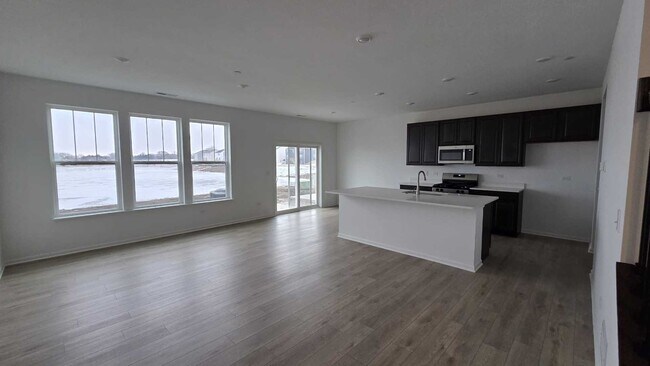 Photo - 460 Hathaway Ln