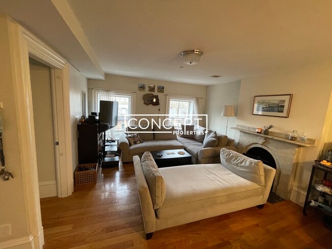 Building Photo - 658 Massachusetts Ave