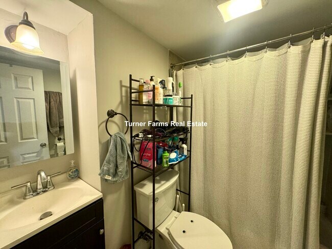 Photo - 719 Parker St