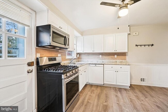 Photo - 10502 Glenhaven Dr