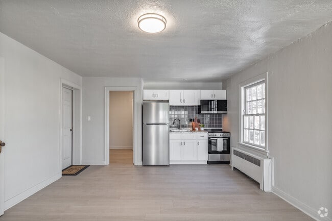 Studio - 379SF - Living Room - 1312 Cleveland Ave.