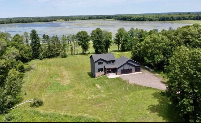 Photo - 16580 Pleasant Valley Rd House