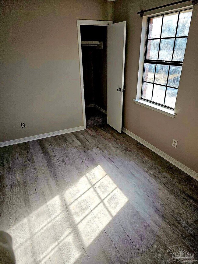 Photo - 7250 Hilburn Rd