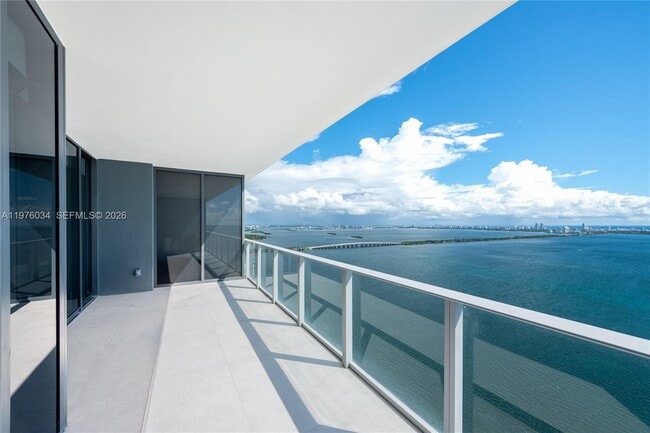 Photo - 700 NE 24th St Unit 4303