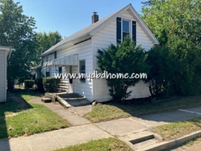 Building Photo - 523 W 4th St Rental