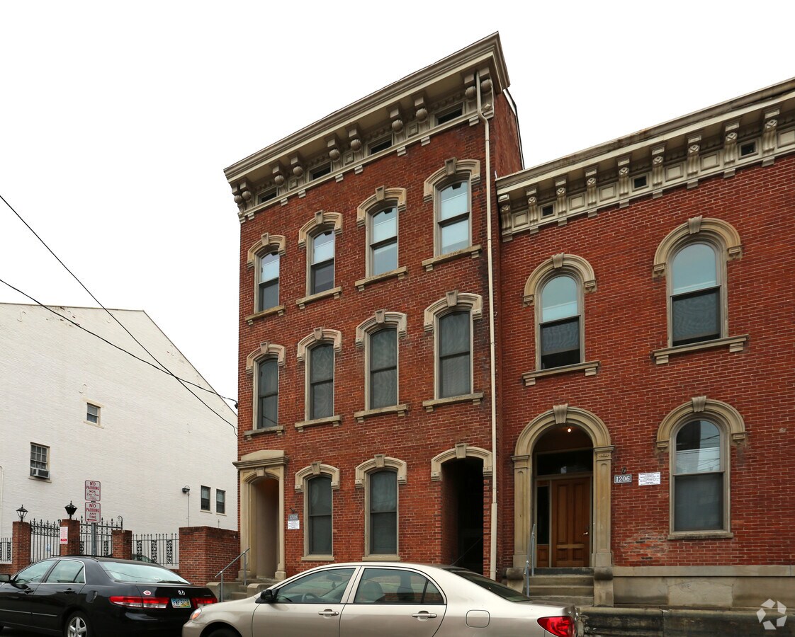 Photo - 1208 Clay St