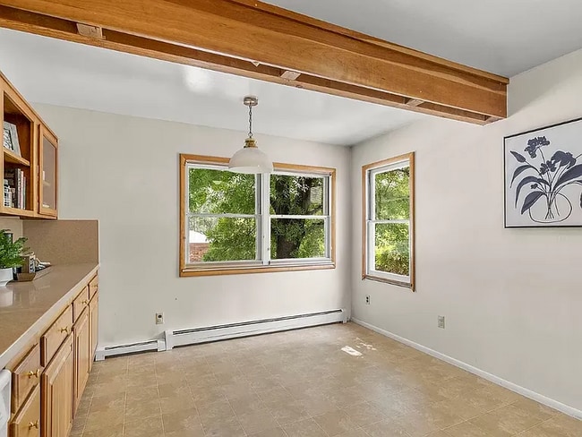 Photo - 250 Bartlett St