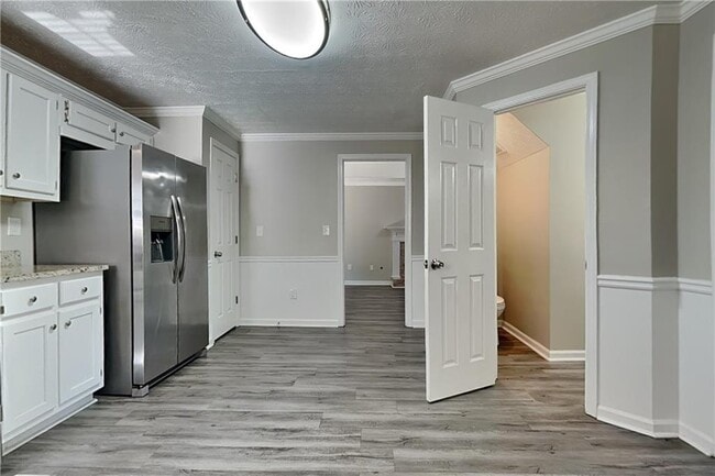 1305 Burning Bush Dr