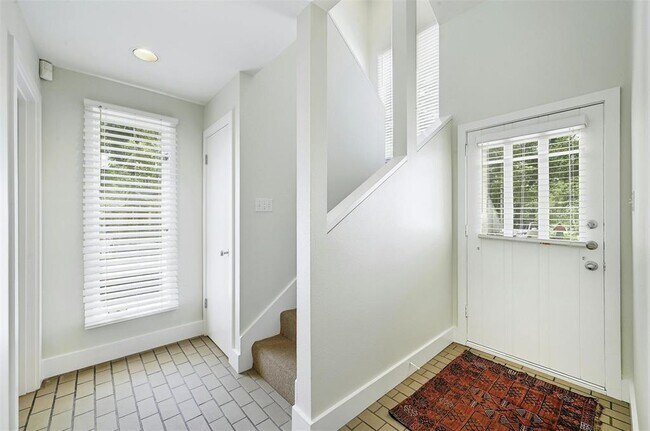 Photo - 1401 Marshall Ln