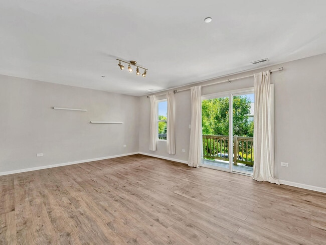 Photo - 1464 Lake Ridge Ct