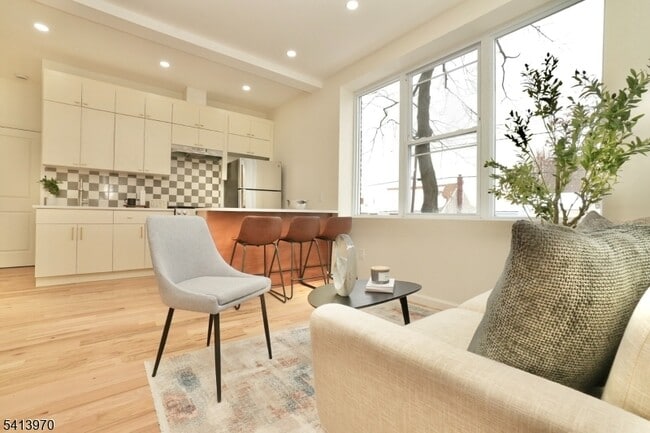 Photo - 15 Palisade Ave Unit 1