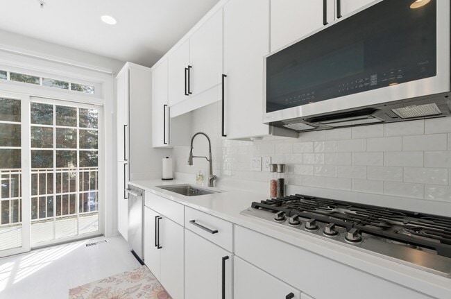 Photo - 2026 Hazel St