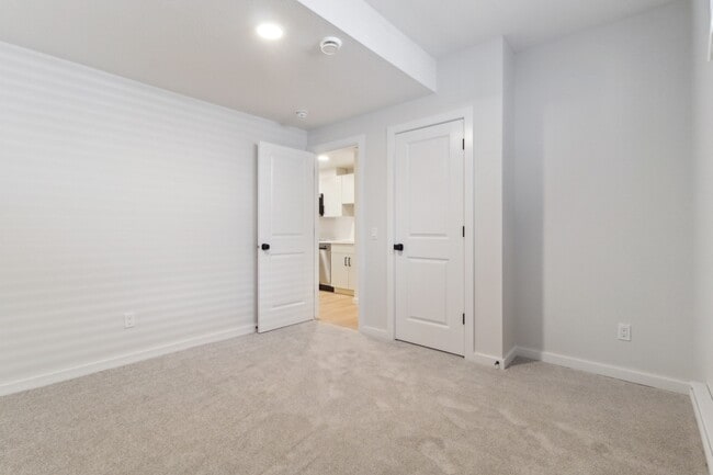 Photo - 20939-20925 25 Ave NW Unit Bsmt