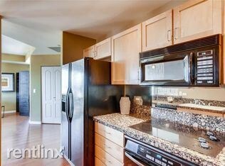 Photo - 300 W 11th Ave Unidad 16E