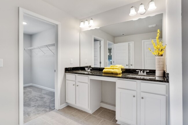 Photo - 3 BEDROOM TOWNHOME IN OAKWOOD! Rabun Floor...