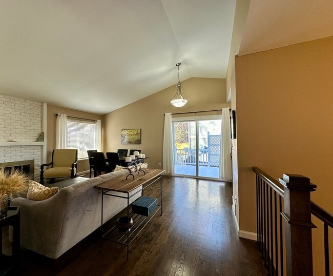 Photo - Fully Furnished 4 bedroom 2 bath home is Englewood Available NOW!!