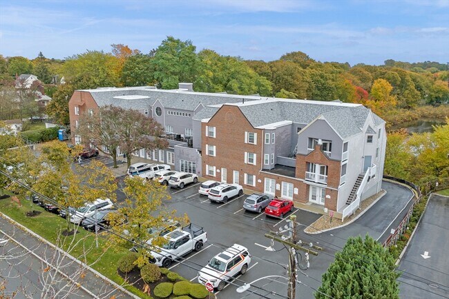 Building Photo - 212 Humphrey St Unit 205