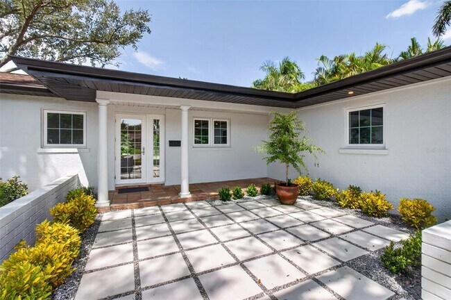 Photo - 800 Cordova Blvd NE