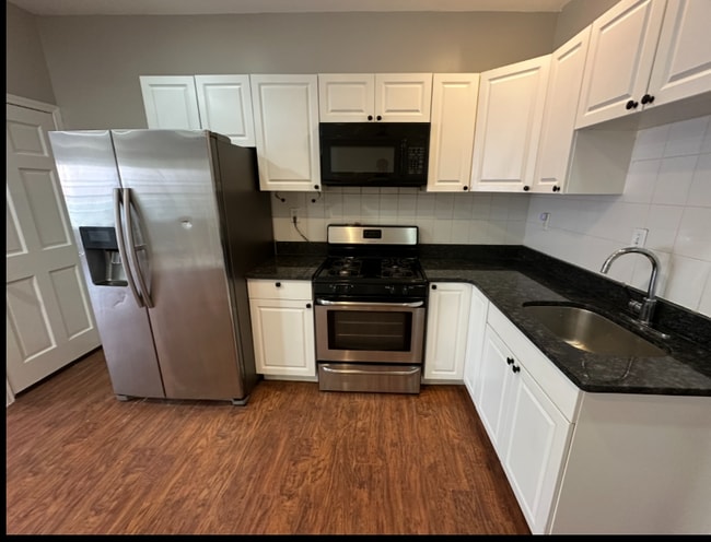 Building Photo - 1211 Ridge Ave Rental