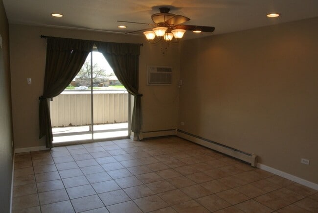 Photo - Online for roommate application only