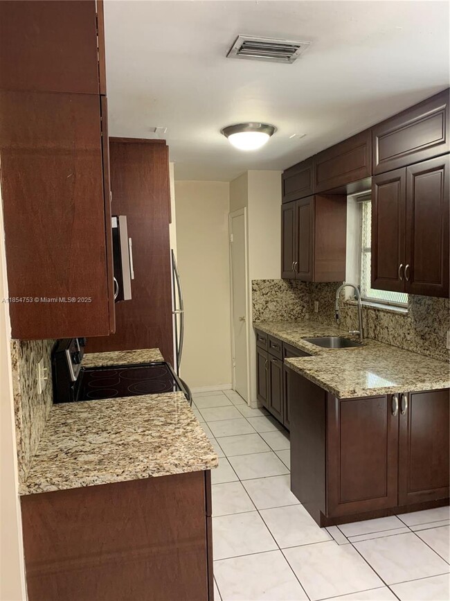 Photo - 2641 Polk St Unit 3
