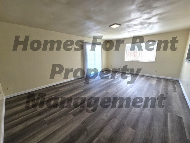 Photo - 1932 W Prospect Ave
