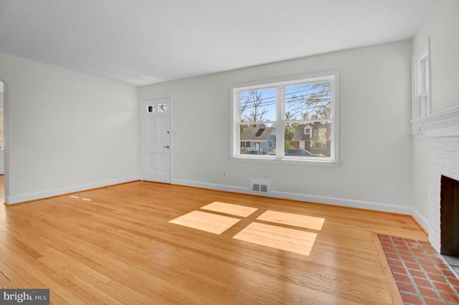 Photo - 5713 5th St S