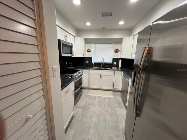 Photo - 14459 River Beach Dr Unit 226