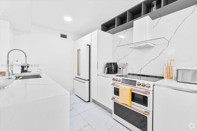 Building Photo - 9750 NW 49th Ter Unit 367 Rental