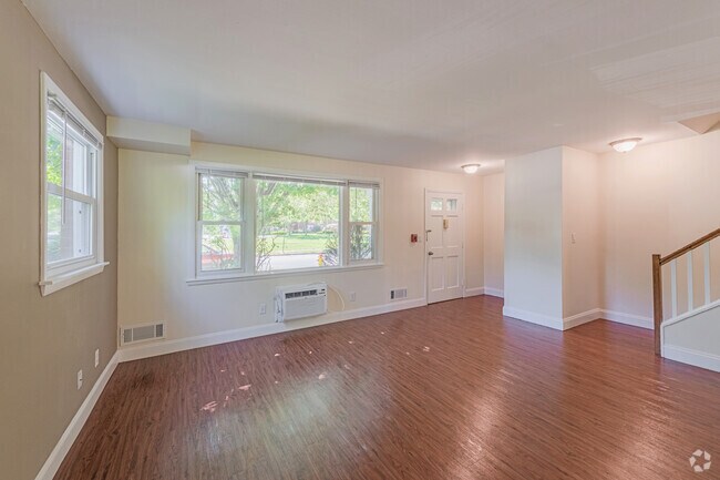 2 BR 1 BA Townhome