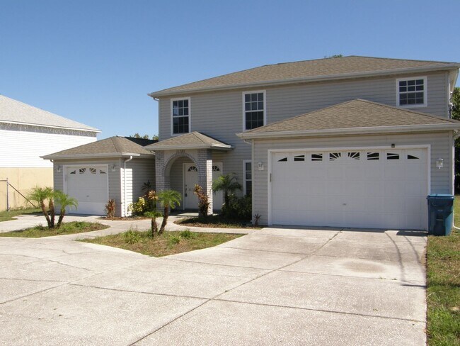 Photo - Multi Generation Rental Home centrally loc...