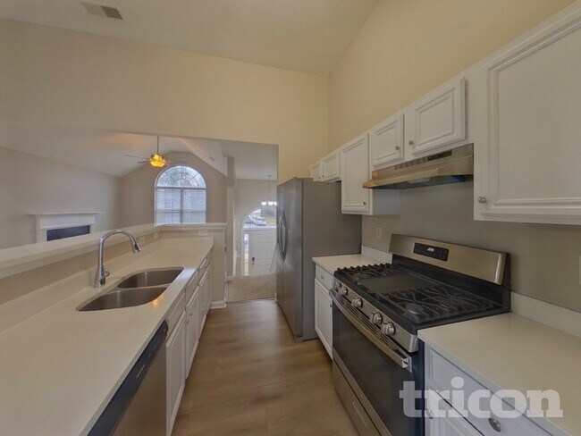 Photo - 7192 Tanger Blvd