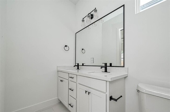 Building Photo - 8405 Schneider St