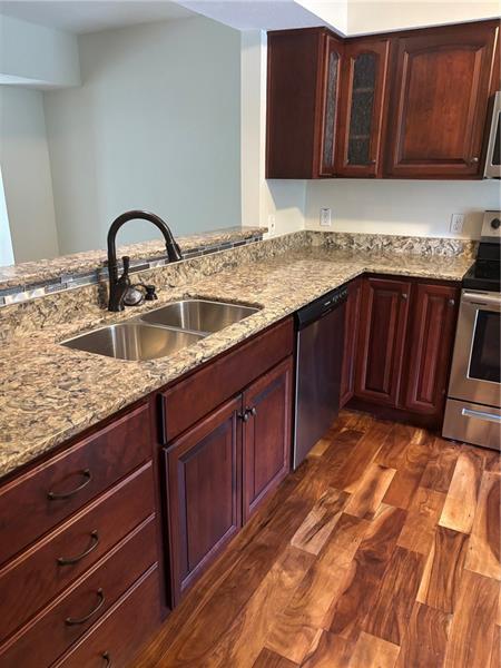 Photo - 305 Berrington Ct