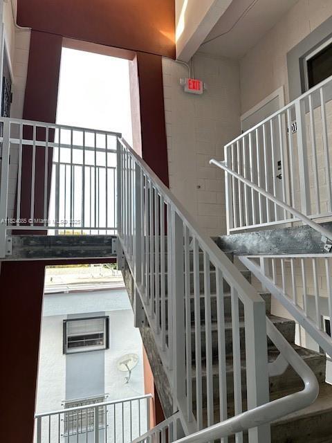 Photo - 320 SW 13th Ave Unit 202