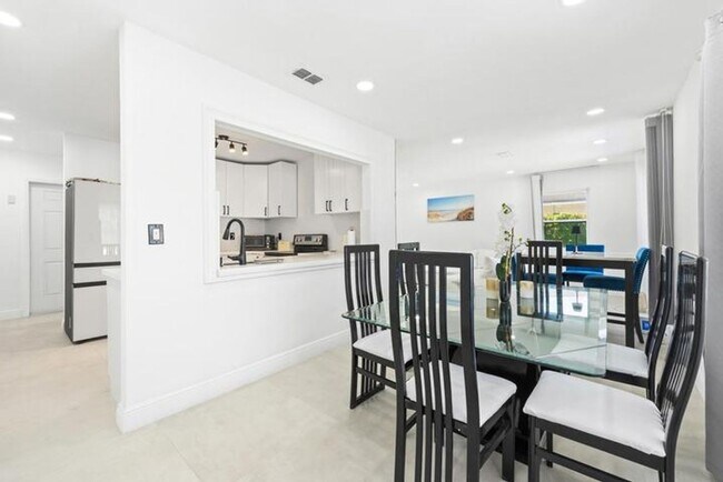 Photo - 245 Sandpiper Ave