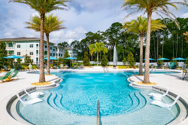 Piscina - 14976 Osprey Nest Loop Lutz, FL 33559