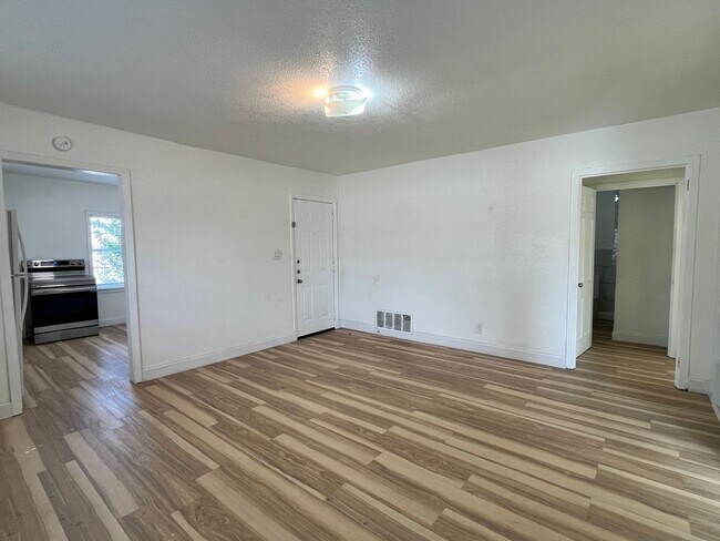 Photo - 210/212 W Vardeman Avenue Unit 212 W Vardeman Ave