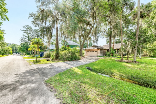 Photo - 119 Palm Valley Woods Dr