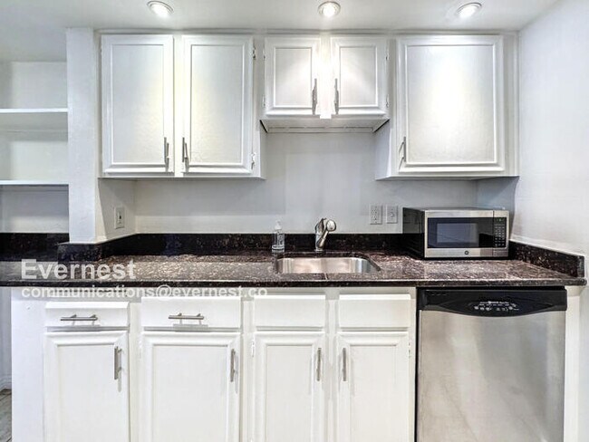 Photo - 3132 E 17th Ave Unidad B