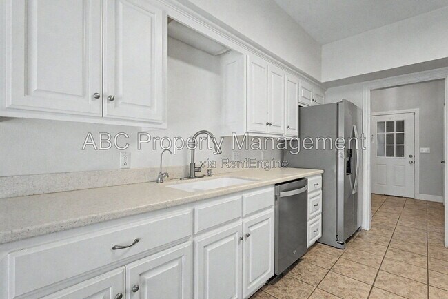 Photo - 1525 W Deane St