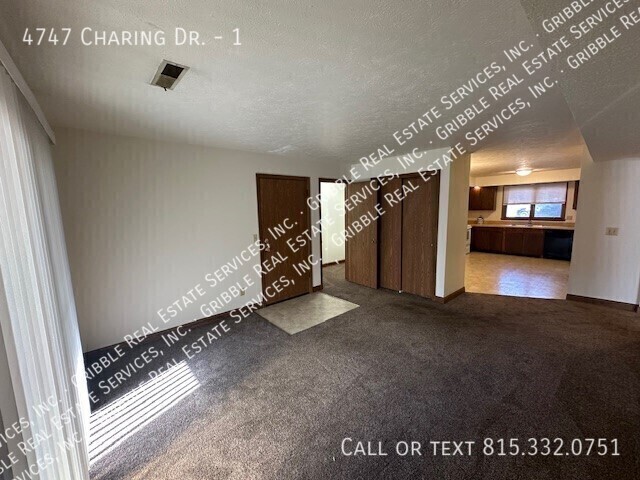 Photo - 4747 Charing Dr Unidad 1