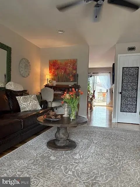 339 Ivanhoe Ct