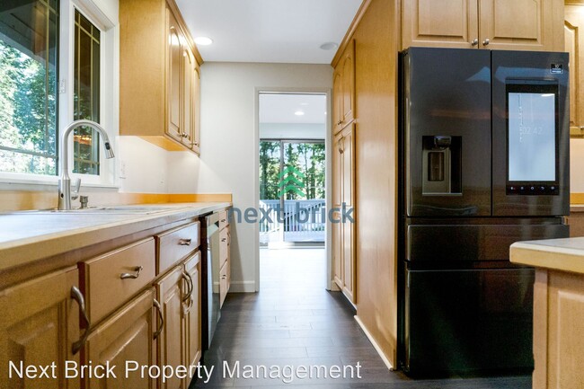 5 br, 3 bath House - 16183 SE 42nd St - 5 br, 3 bath House - 16183 SE 42nd St