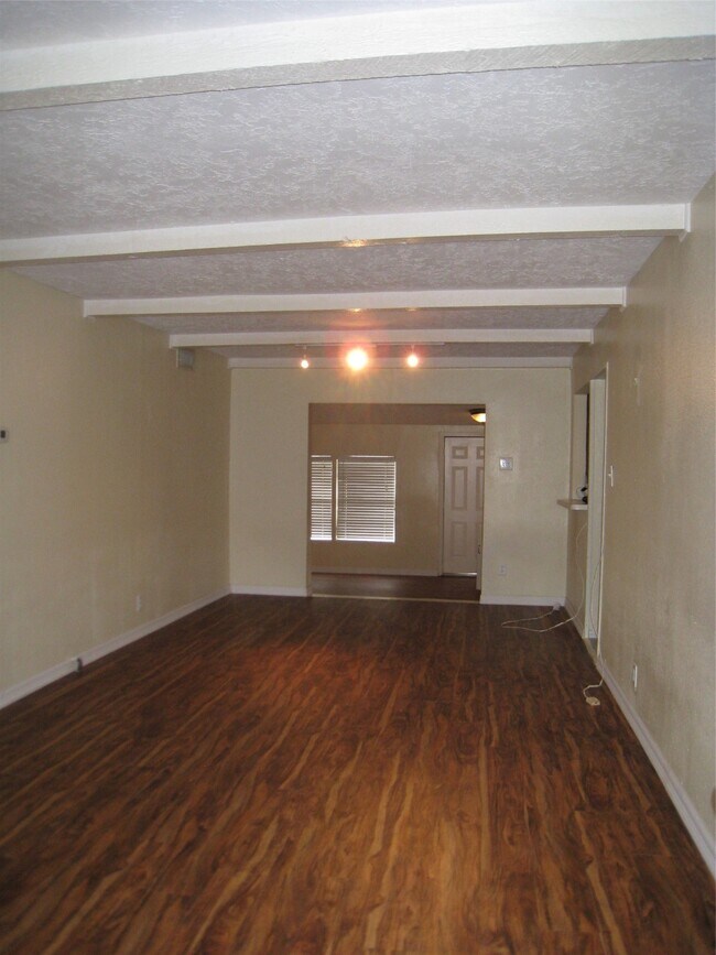 Building Photo - 4337 Effie St