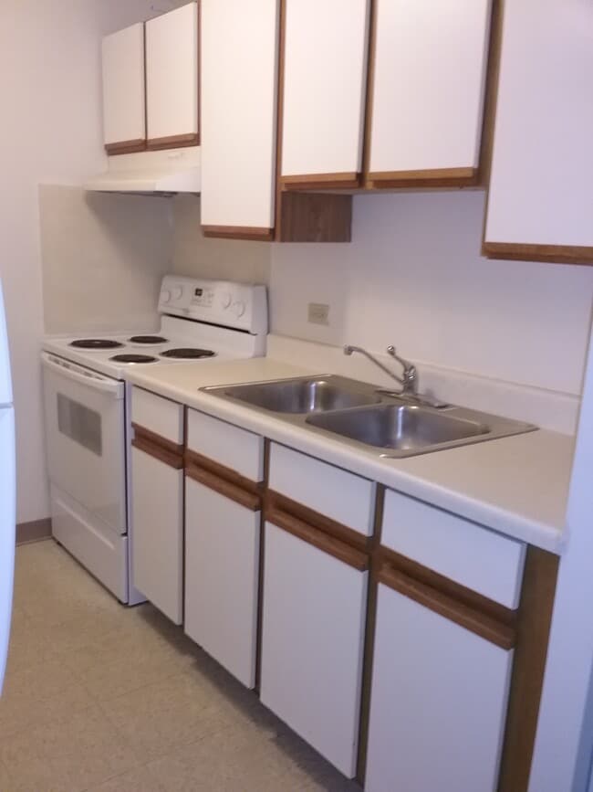 Apartments for Rent in Pontiac, IL 3 Rentals