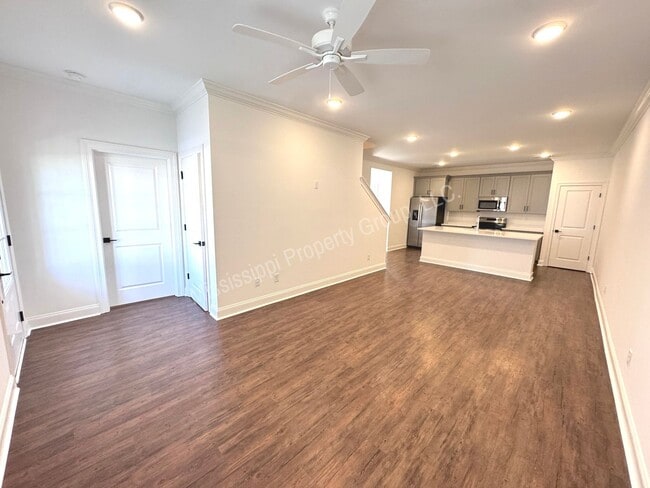 Photo - 3BR/3.5BA Stand Alone House in South Grove