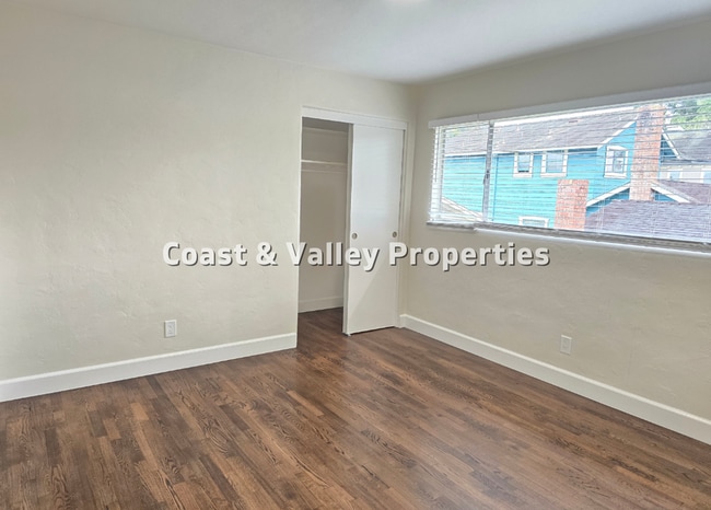 Building Photo - 601 Forest Ave Unit 601 Forest Avenue #3